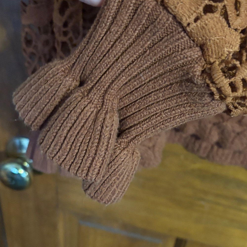 Source Unknown Rust Sweater - Crew Neck - Picture 4 of 8